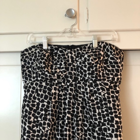 Silk White House Black Market Strapless Cocktail Dress - Size 8. EUC - Picture 6 of 9